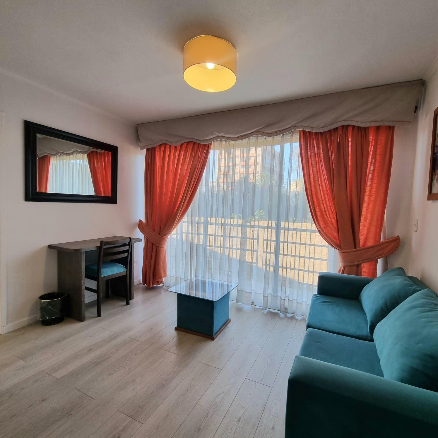 Sala de estar con sofá